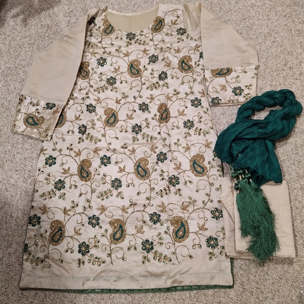 Party wear